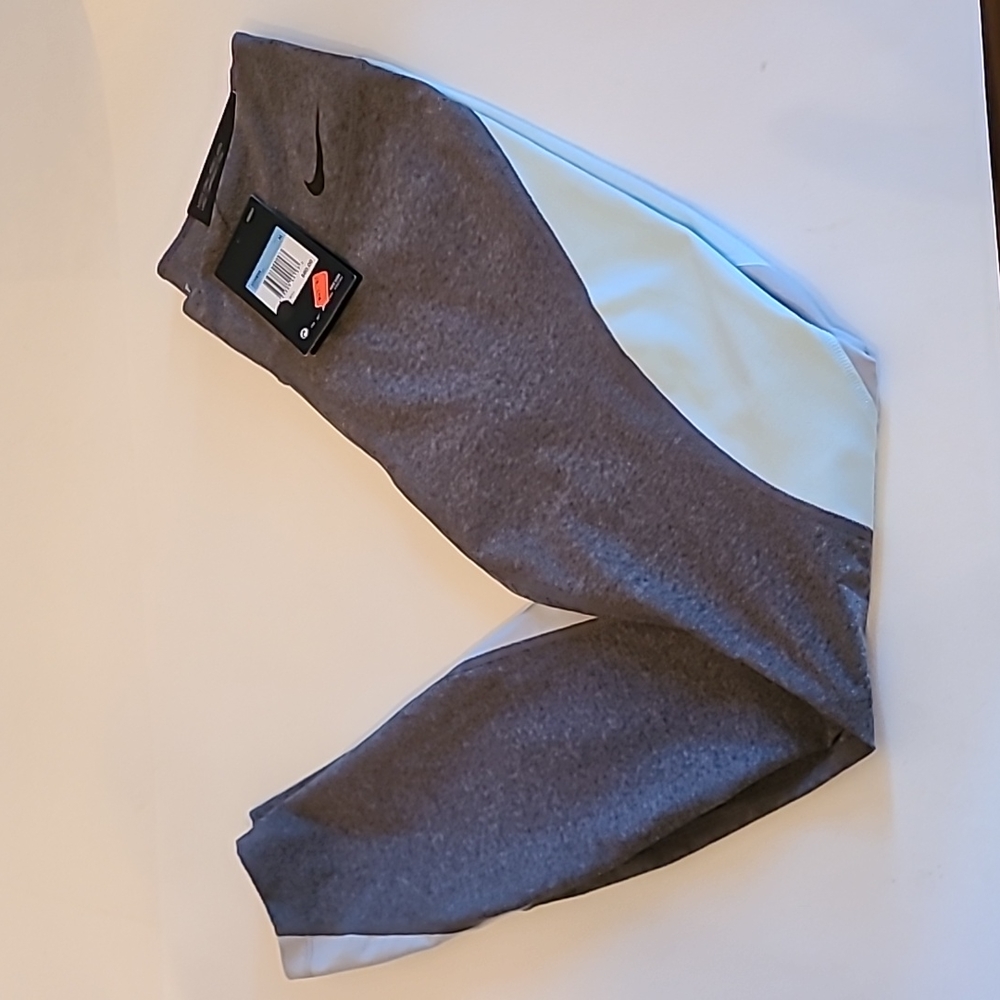 NWT, Nike, full length, leggings, with dry-fit. Size M - Picture 1 of 8